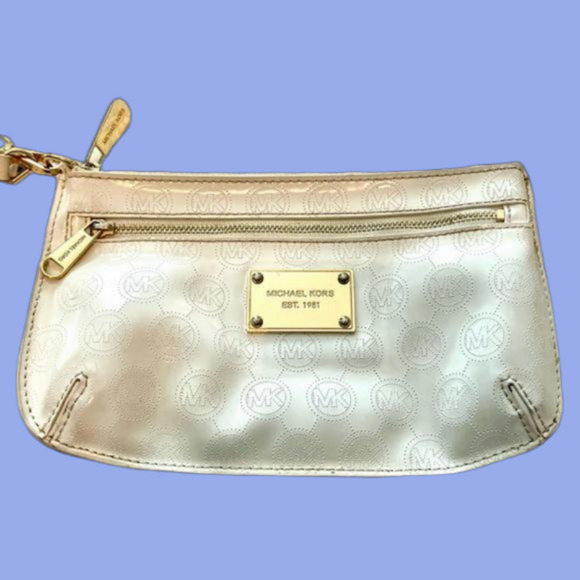 Michael Kors White Wristlet - Picture 1 of 10